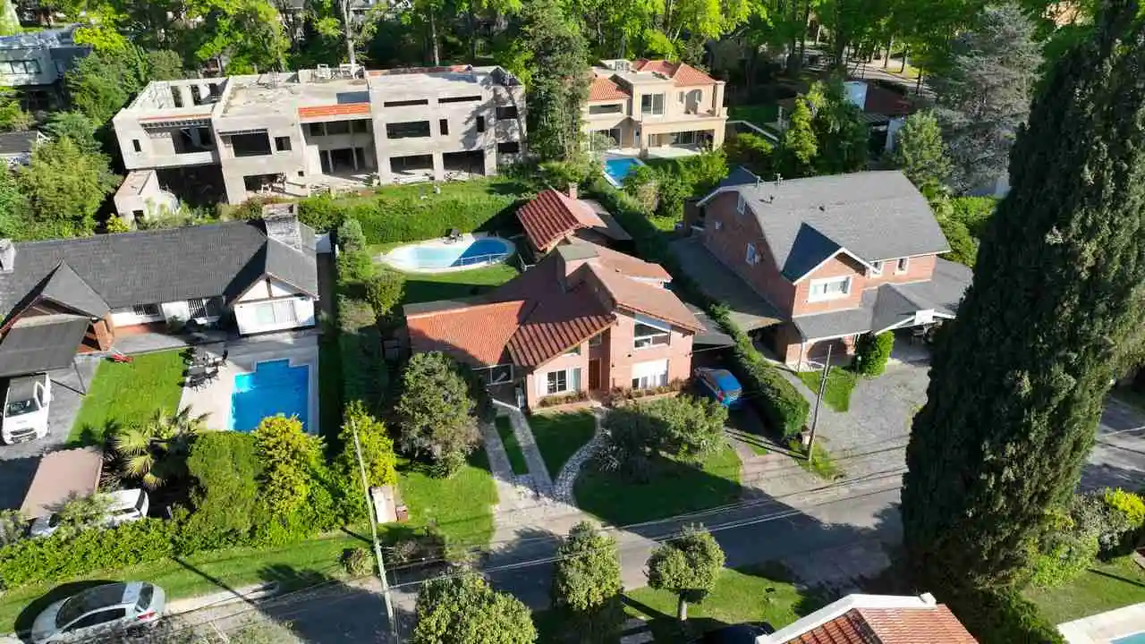 Cuánto hay que gastar para construir una pileta y cómo ayuda a revalorizar una propiedad