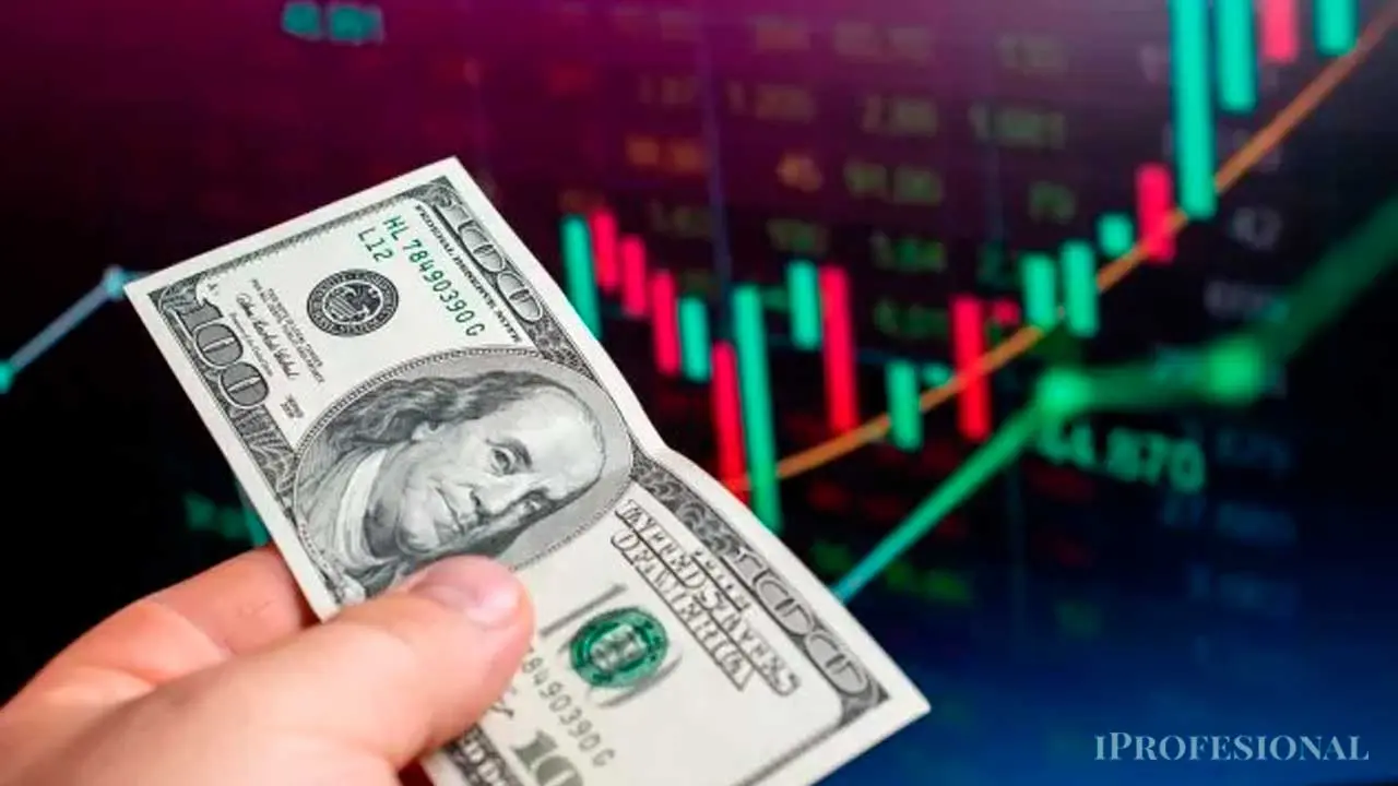 El factor que puede hacer caer al dólar tras elecciones y en qué invertir si se confirma este escenario