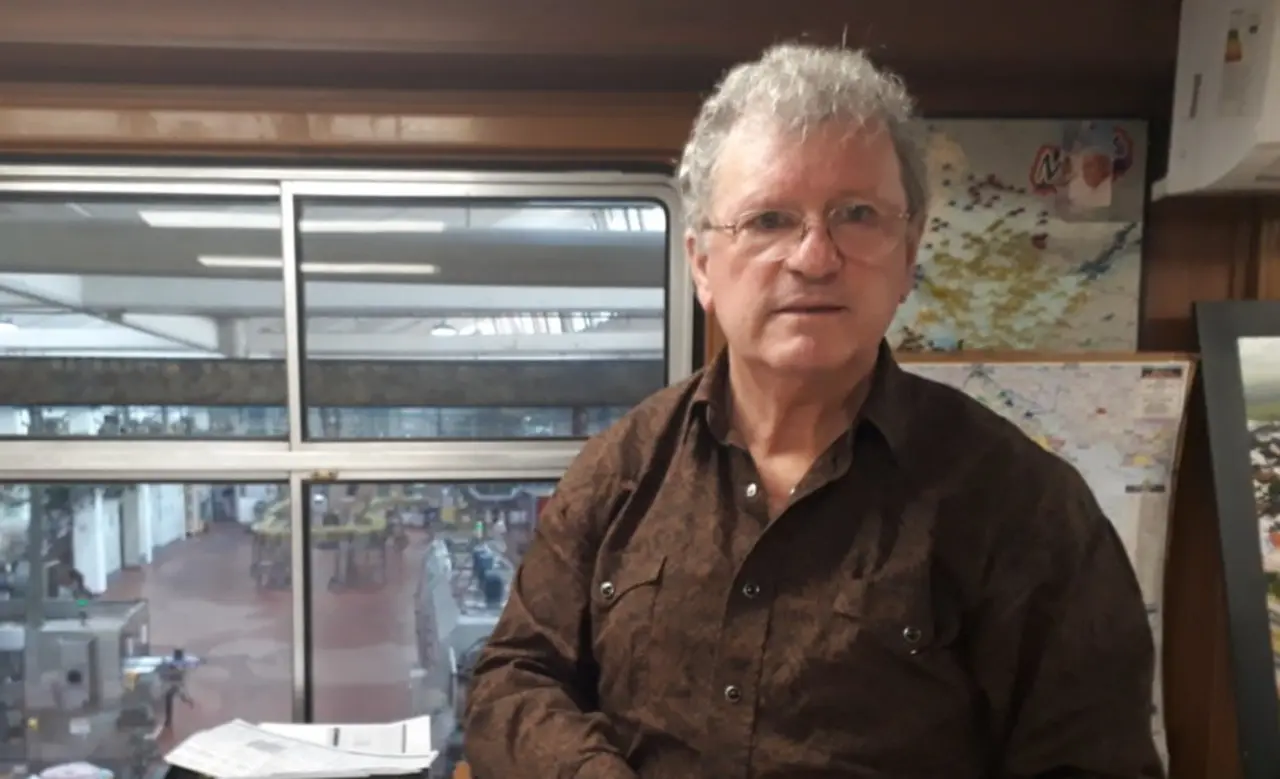 Orlando Canido, dueño de Manos