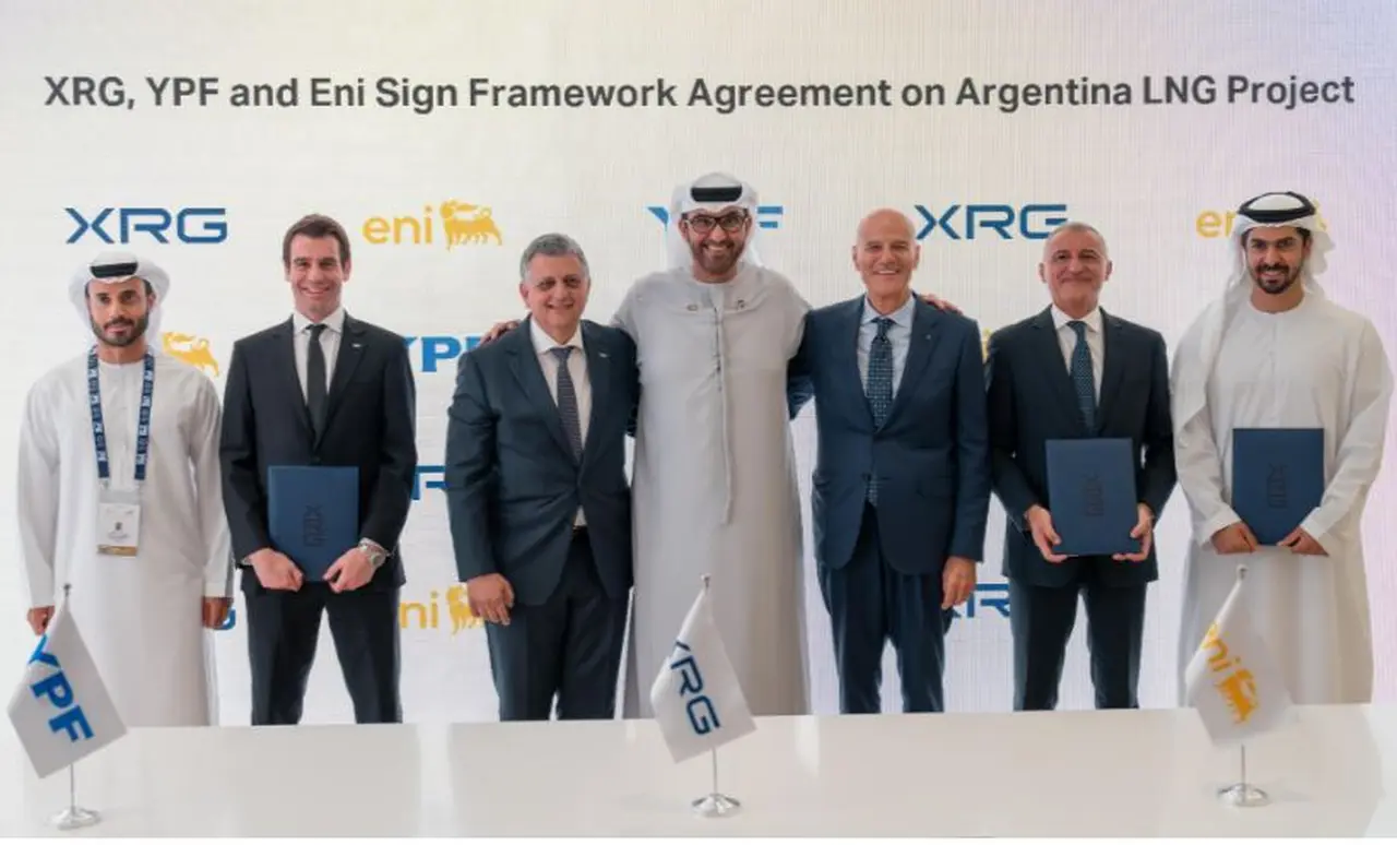 YPF firma con Adnoc