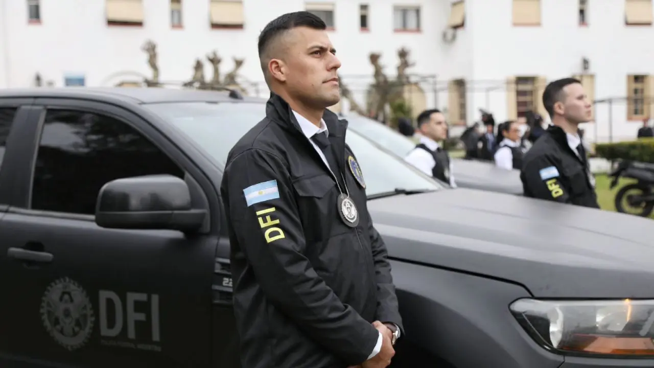 Bullrich is looking for police investigators: how to get into the race and what it consists of