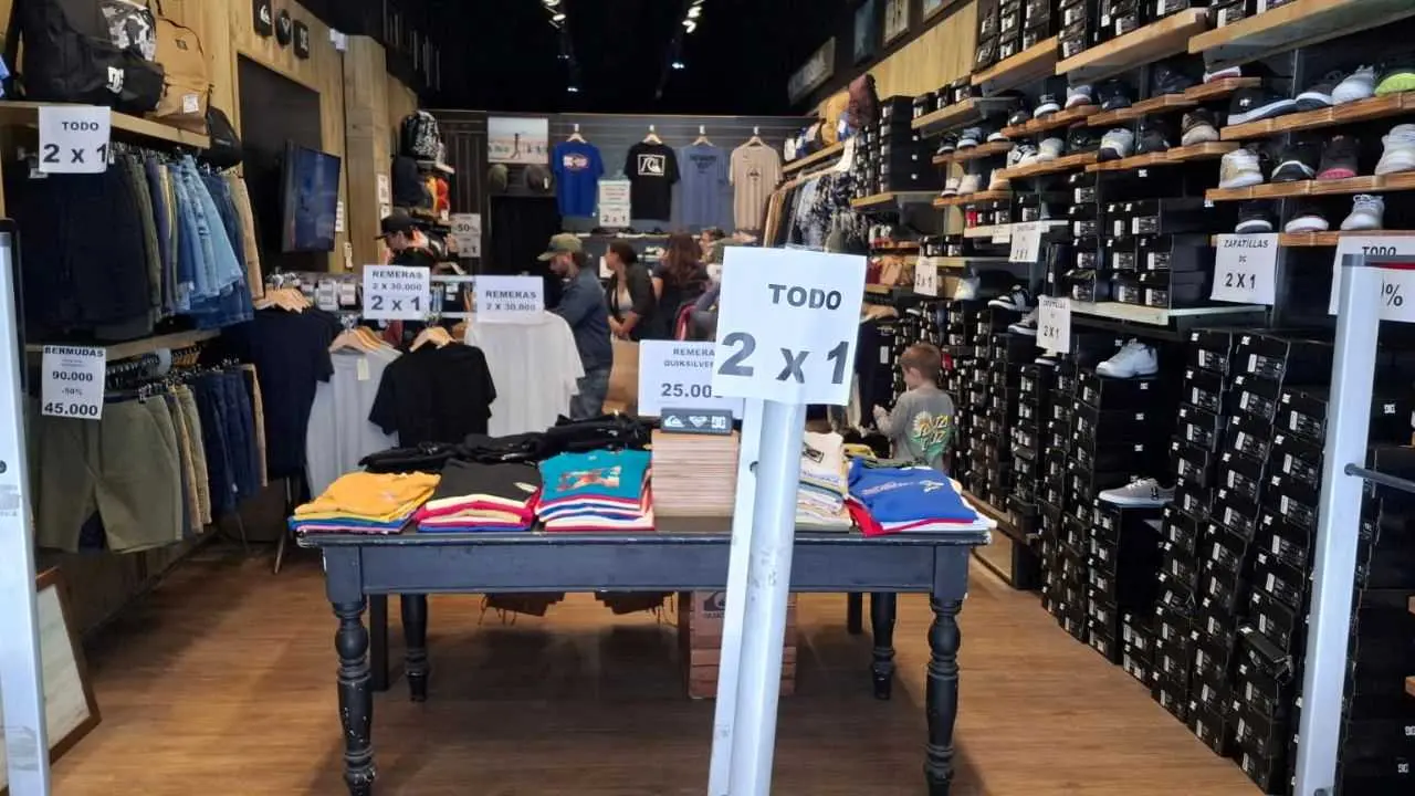 Reconocida marca de ropa vende 2x1