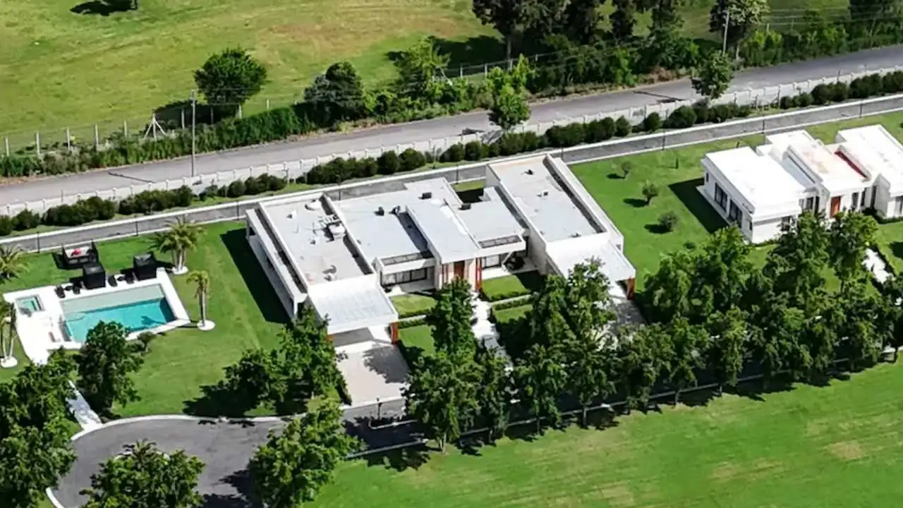 La quinta de Pilar atribuida a supuestos testaferros de Chiqui Tapia