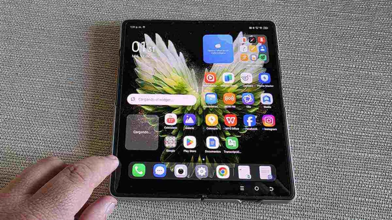 Tecno Phantom V Fold 2 