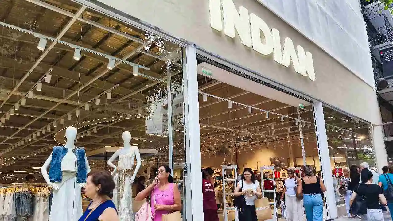 La entrada de la tienda Indian ubicada en el barrio de Recoleta