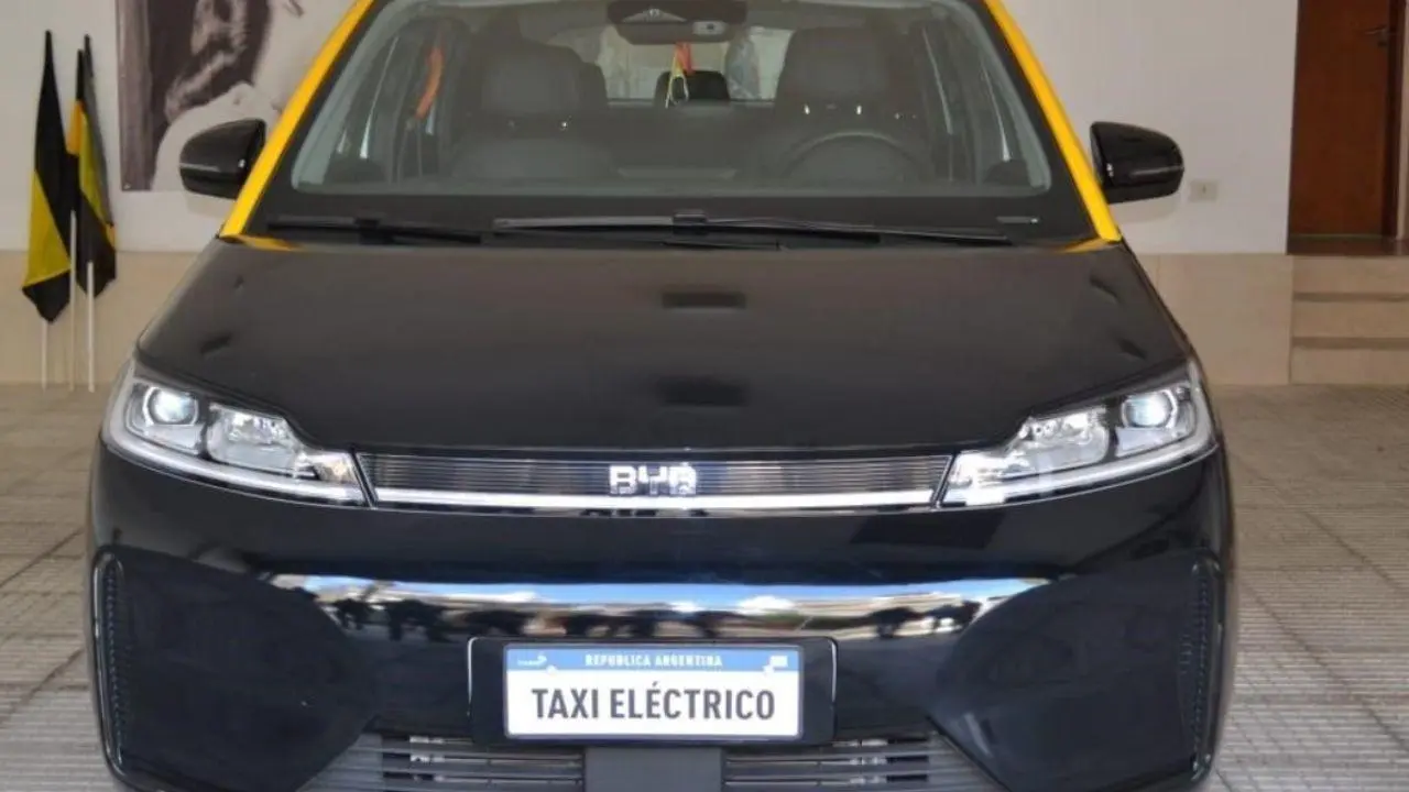 El Banco Ciudad busca promover los taxis eléctricos con un programa especial de financiamiento