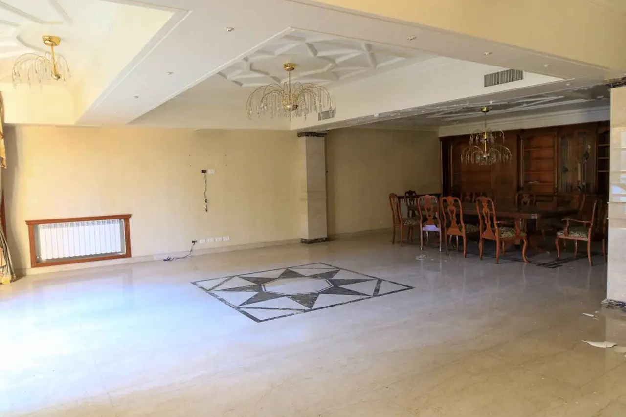 El inmueble, de cuatro plantas, con gimnasio, sauna, quincho y cocheras