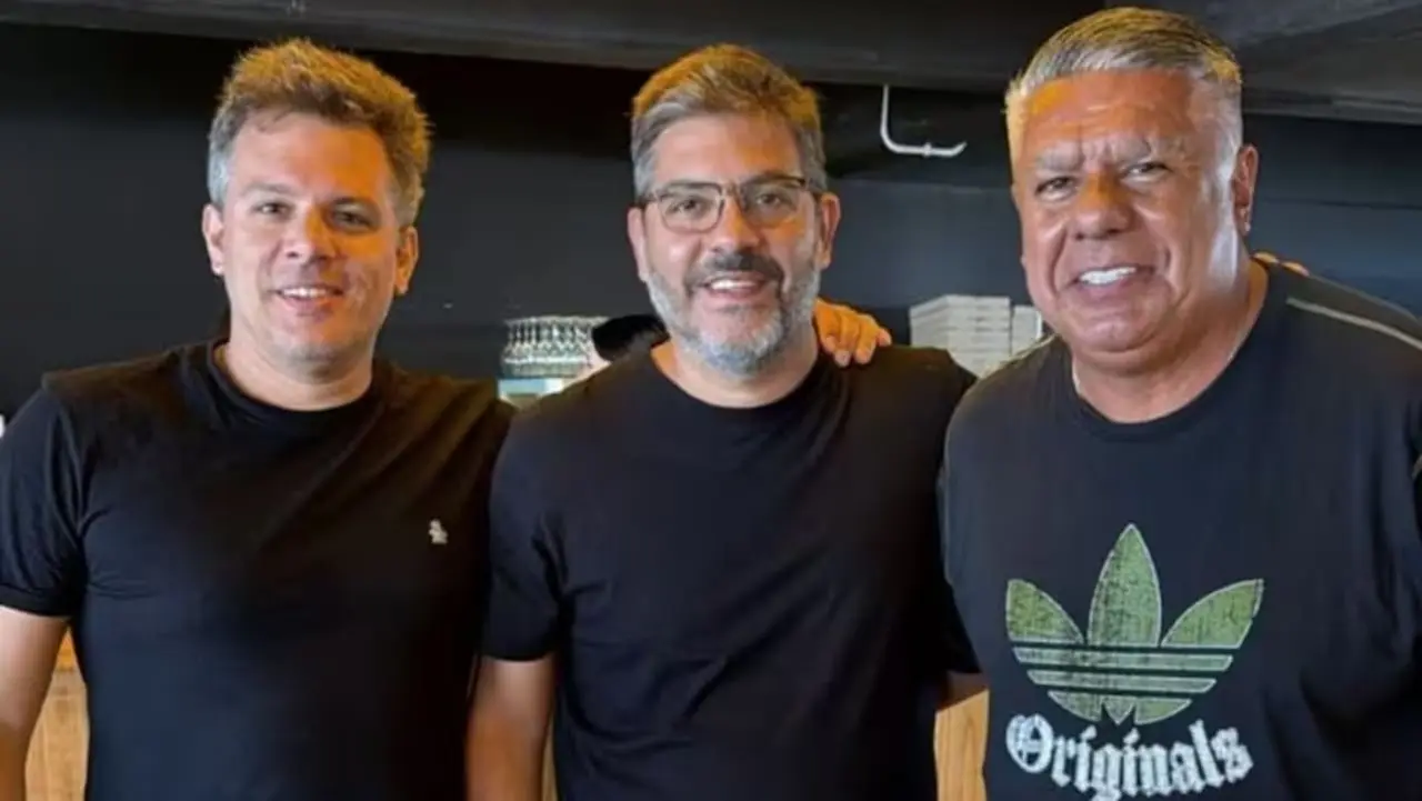 "Chiqui" Tapia se mostró con dos hombres cercanos a Kicillof, en medio de la investigación judicial