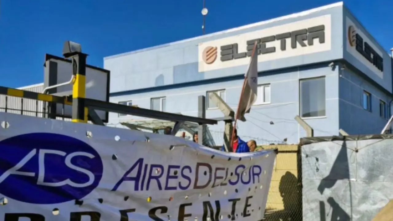 Conocida marca de aires acondicionados pidió quiebra y trabajadores toman la planta: otro golpe para Tierra del Fuego