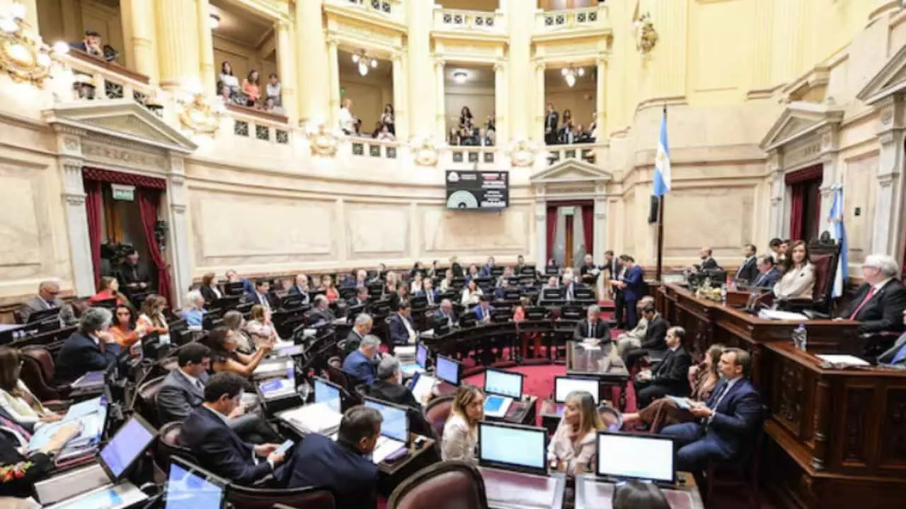 Senado avanza con un RIGI para inversiones medianas en economías regionales llamado RIIR