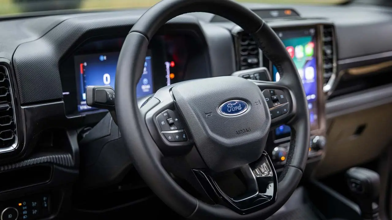Volante y panel Ford Ranger Black.