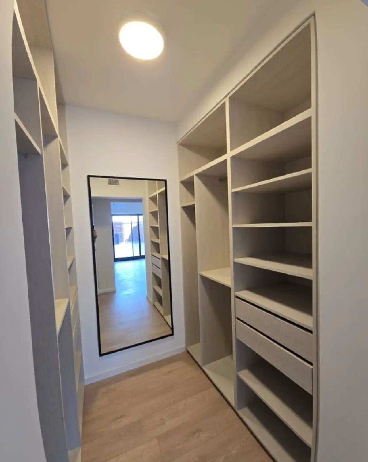 En la remodelación también se hizo a nuevo un vestidor