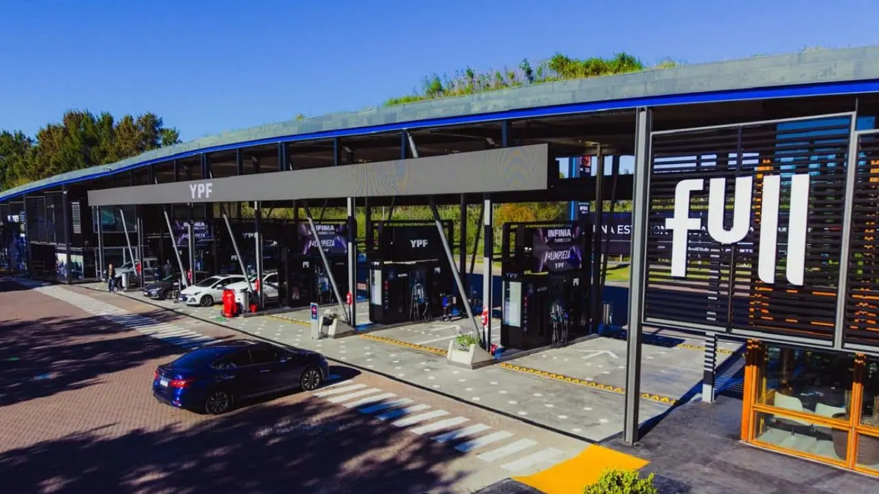 Abre la primera YPF Black en el interior del país con una inversión privada