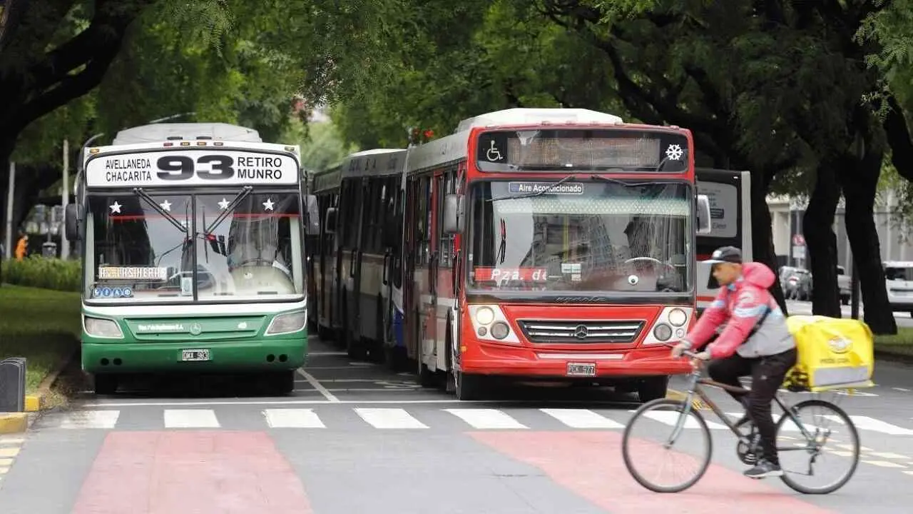 Aumento del transporte en octubre: cuánto costarán el colectivo y subte