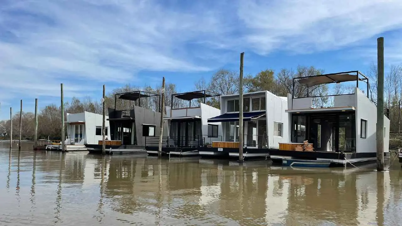 Crearán un megabarrio de casas flotantes en el Delta y esto costará cada vivienda
