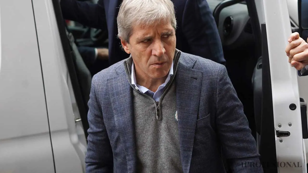 Pese a la presión del FMI, el Gobierno asegura que no planea modificar Ganancias ni el Monotributo