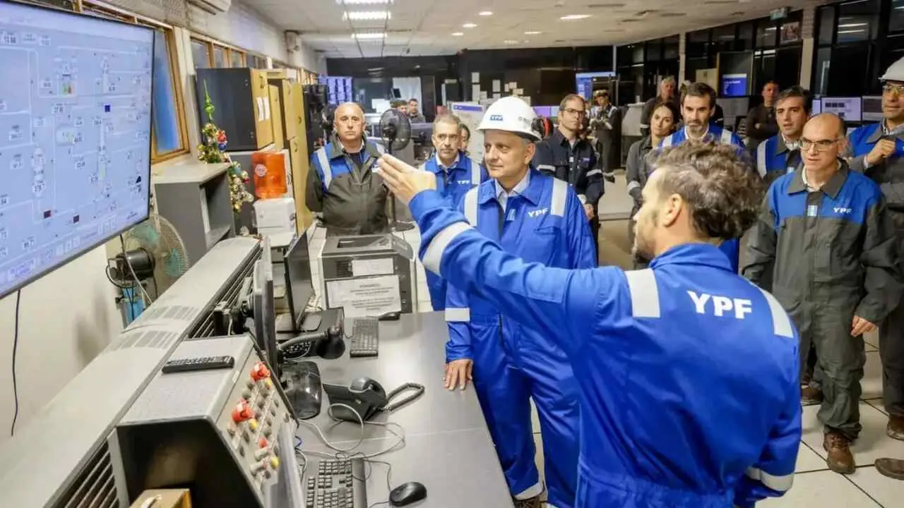 El mega sueldo de YPF para los que tienen título