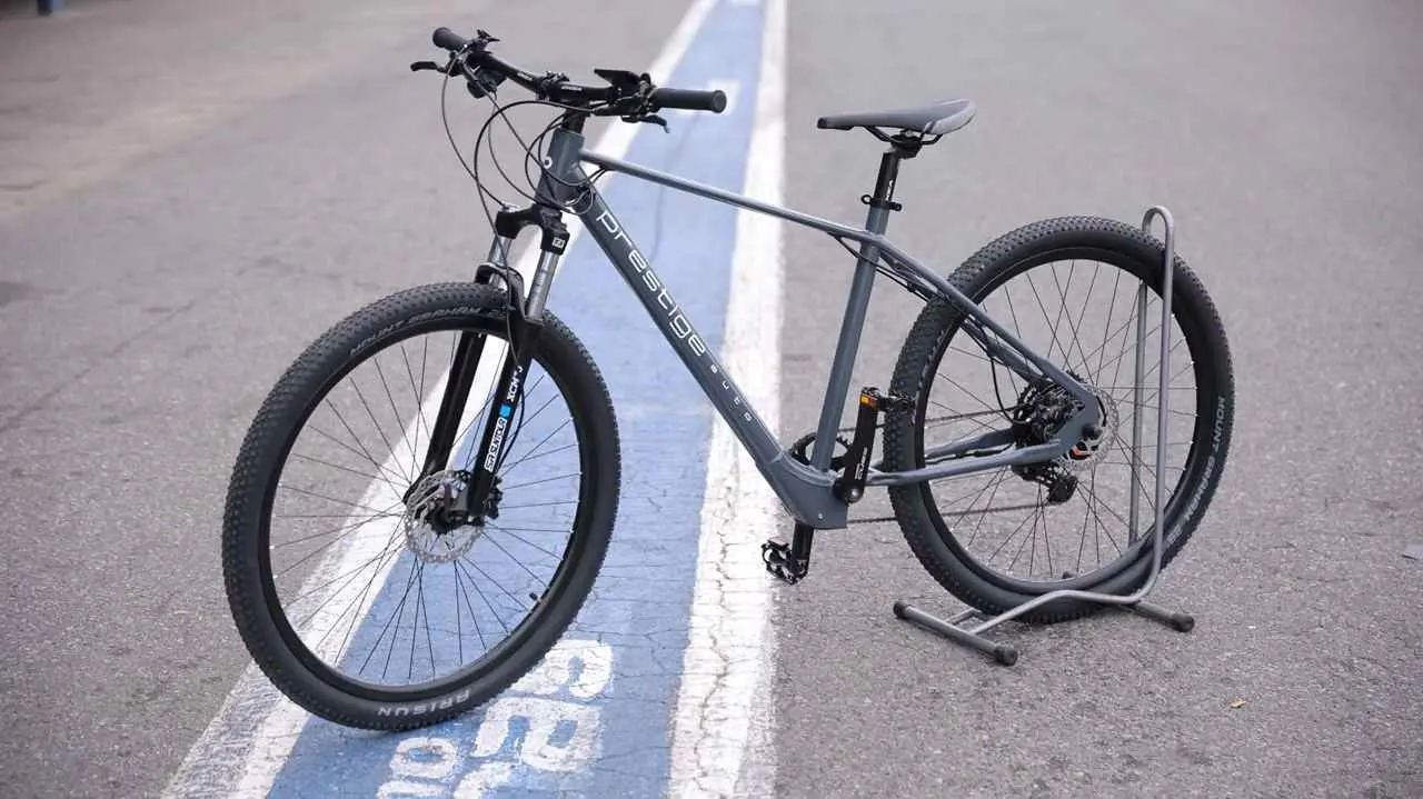 La E-Bike tiene una batería con 1000 ciclos de duración, unos 6 años.