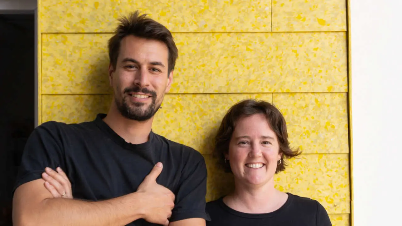 El proyecto Precious Plastic, una tesis holandesa de código abierto, les dio los planos iniciales
