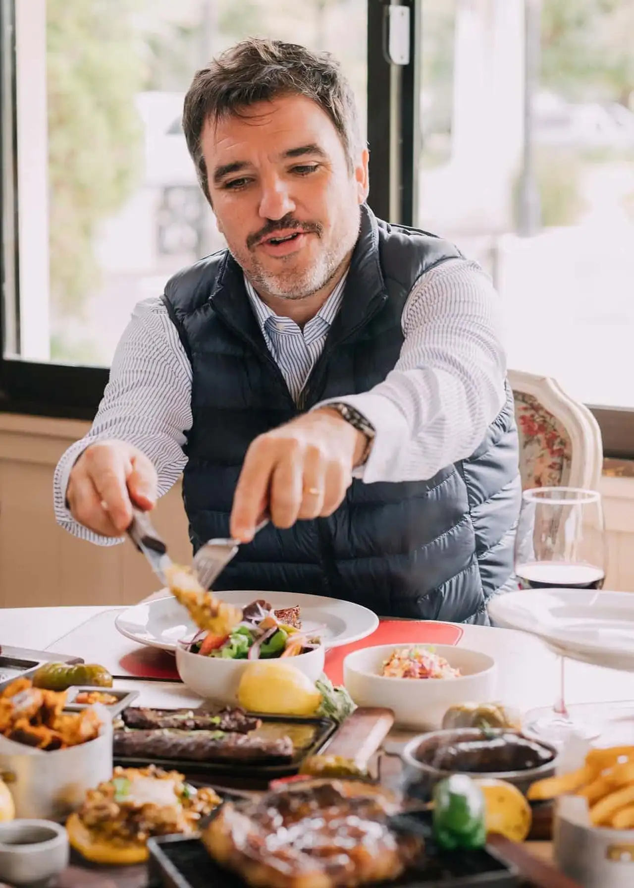 Gastronomía premiu y alojamiento Deluxe, entre las propuestas de Hilton Pilar para este Día el Padre
