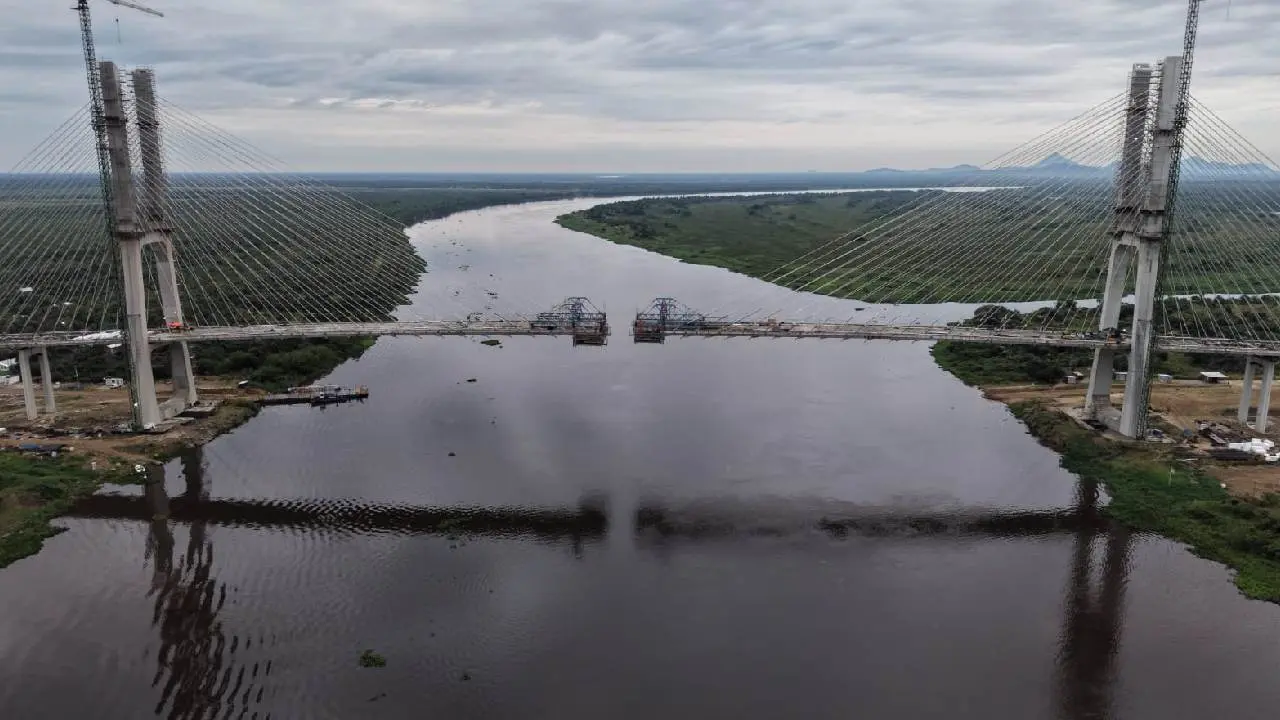 El nuevo puente que cambiará el comercio en Sudamérica está a metros de terminarse