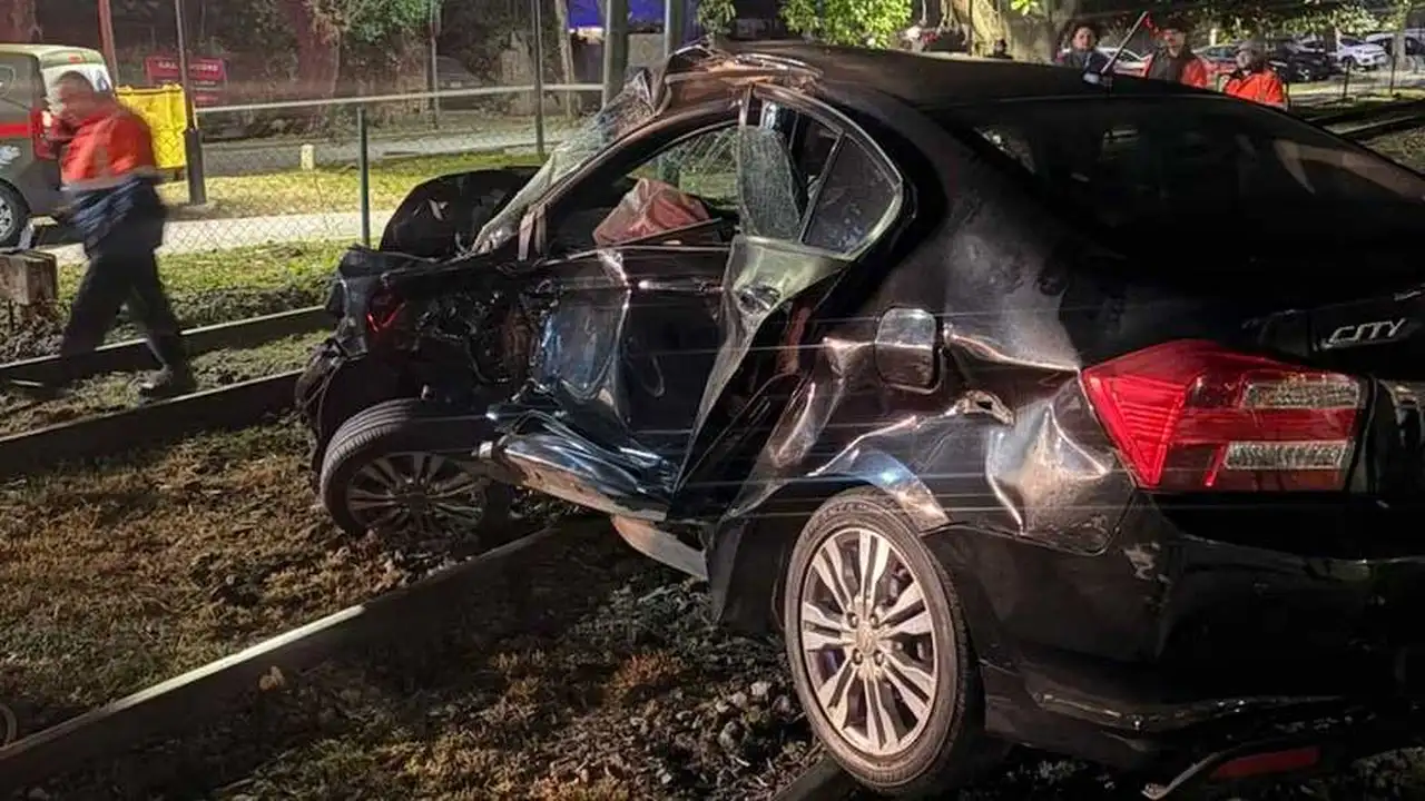El impacto del tren fue sobre el lado del conductor