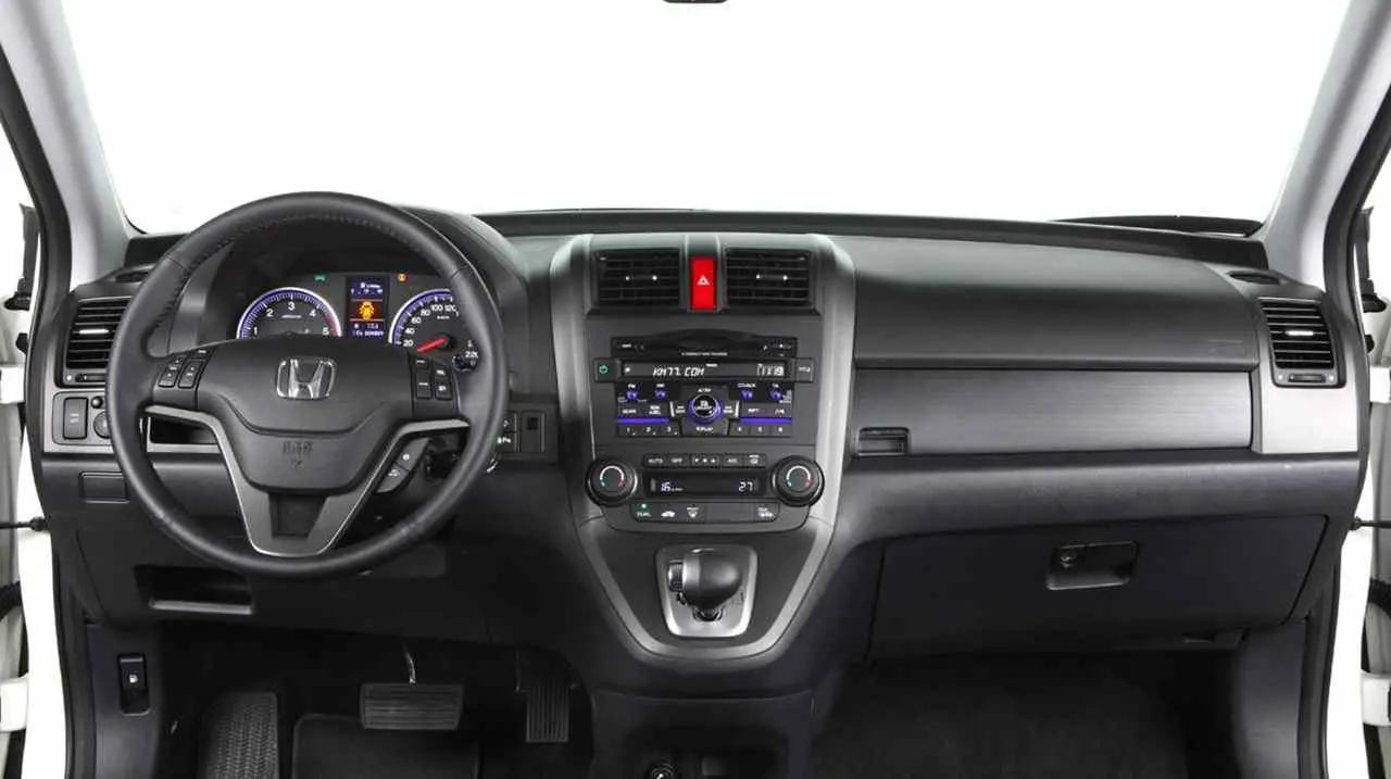 Honda CR-V 2010, con un interior más llamativo hace 16 años atrás.