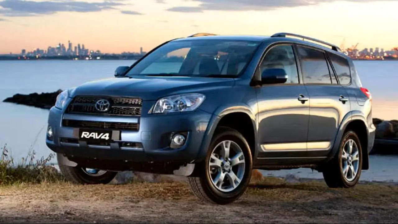 El Toyota RAV4 2010 se destaca por la tracción 4x4.
