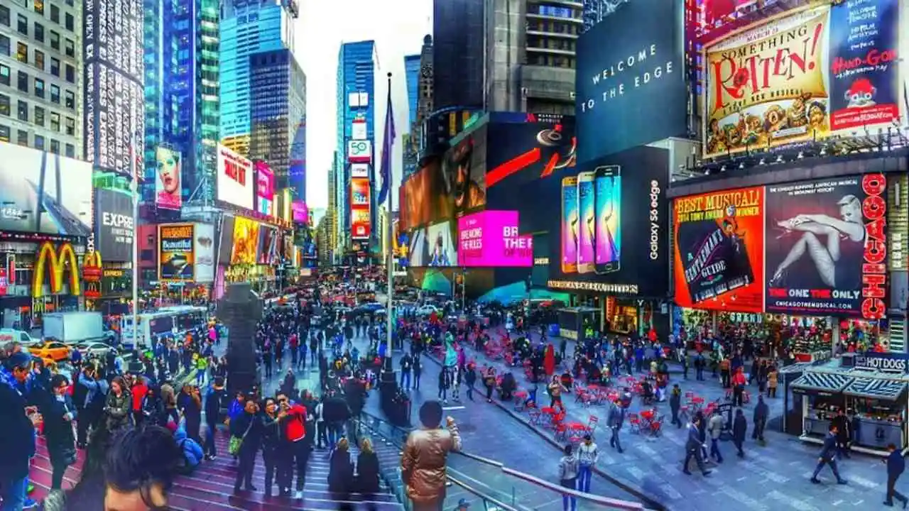 Times Square es uno de los lugares más visitados de Nueva York y una parada obligada para los turist