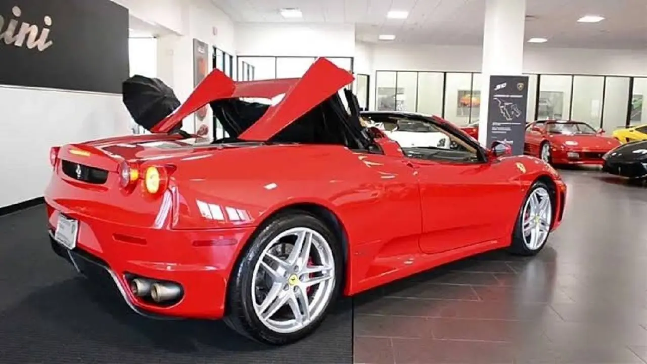 La Ferrari F430 Spider representa el capítulo italiano de la colección de Messi