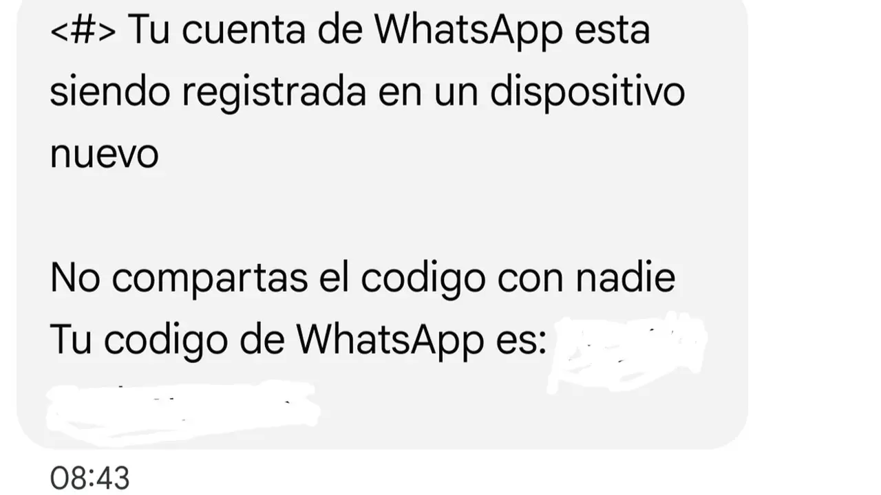Mensaje recibido por SMS con el código de verificación de WhatsApp