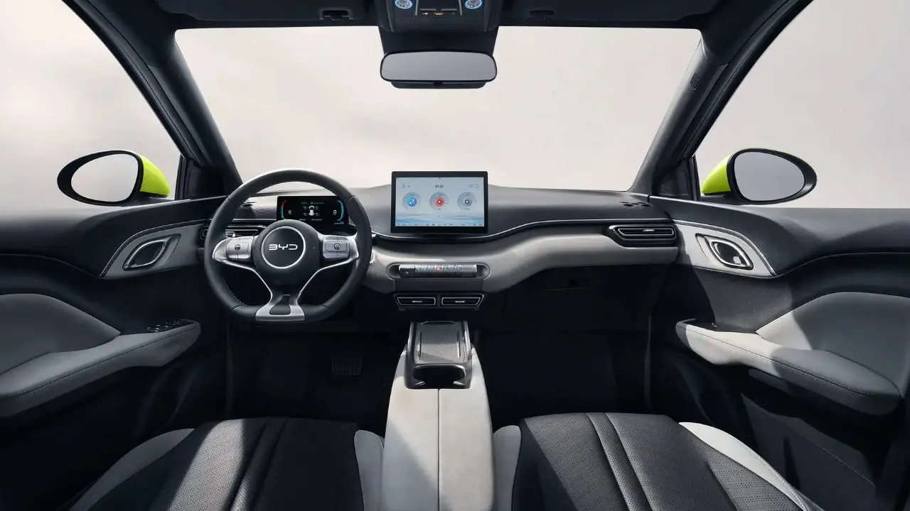 interior auto, asientos y tablero completo.
