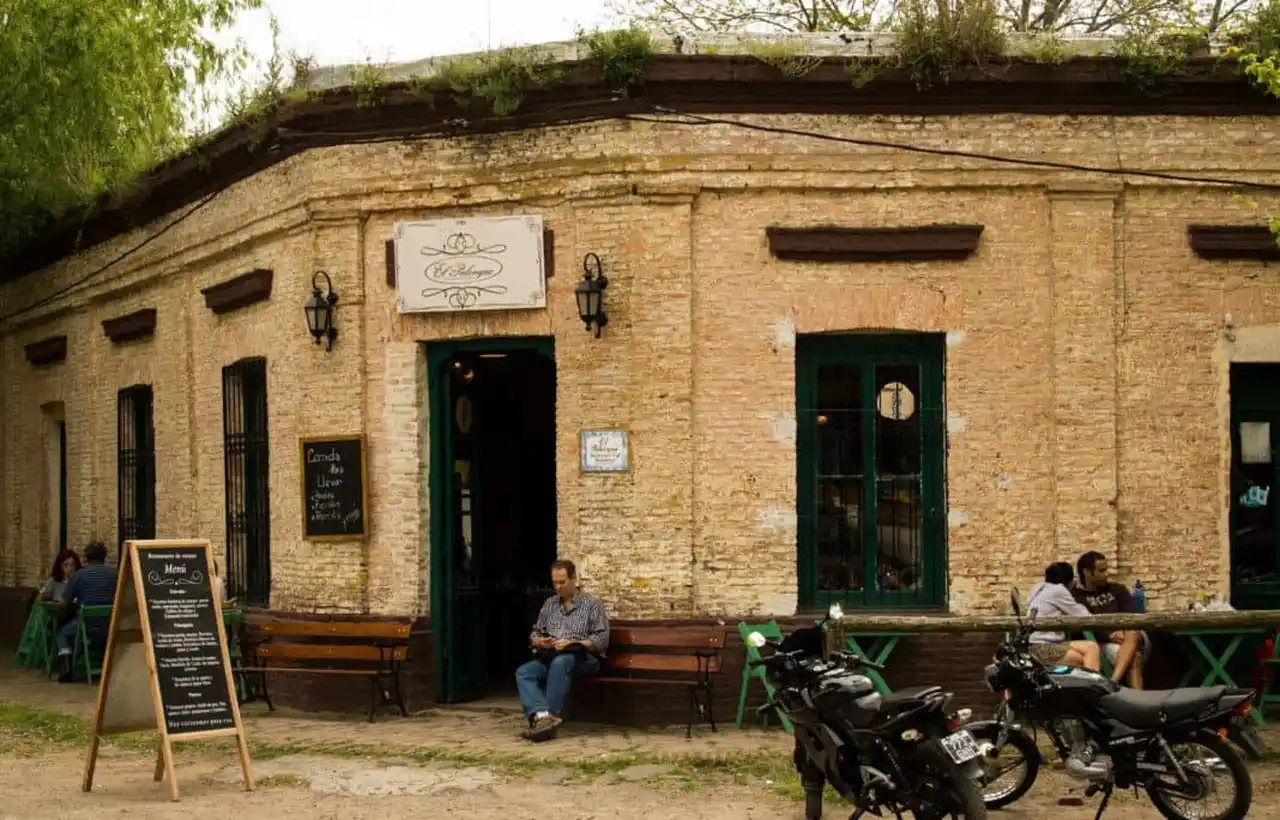 El pueblo aún conserva su estética antigua y campestre.