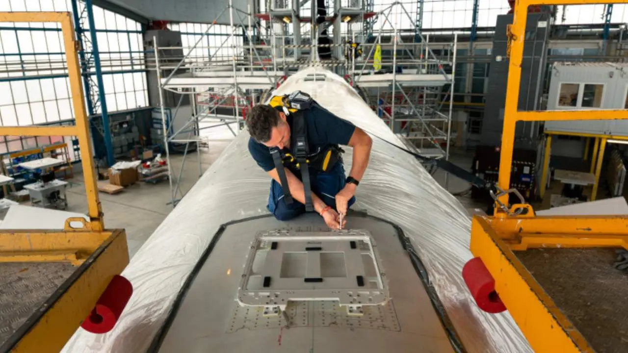 instalacion de starlink en avion de lufthansa