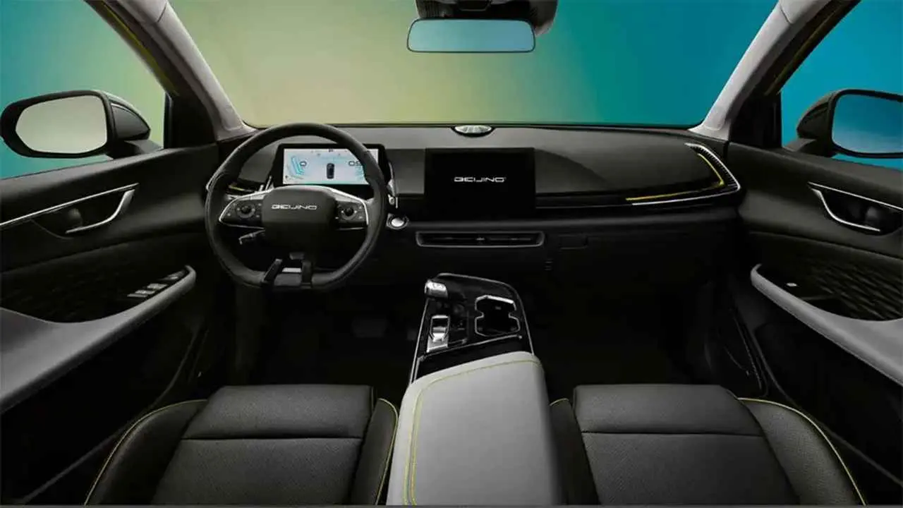Baic X55 Hybrid por dentro. Foto oficial.