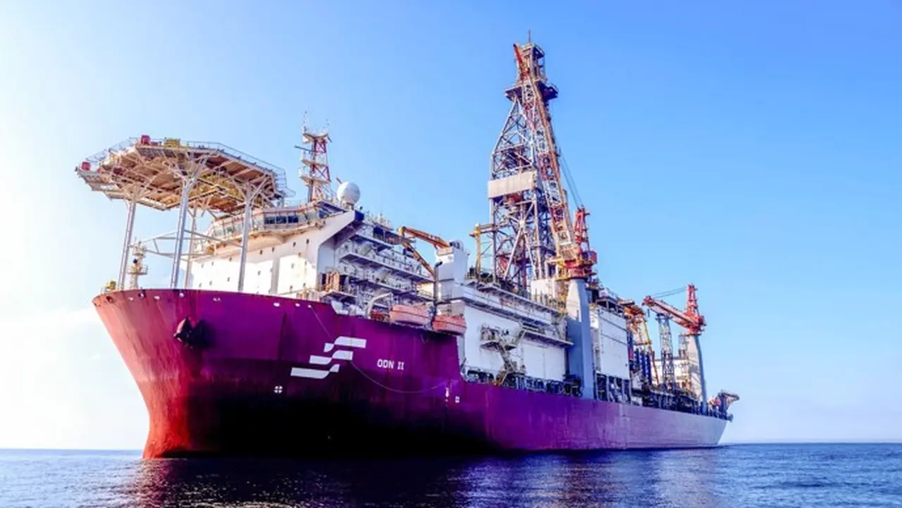 Un barco petrolero para exploración offshore de Petrobras