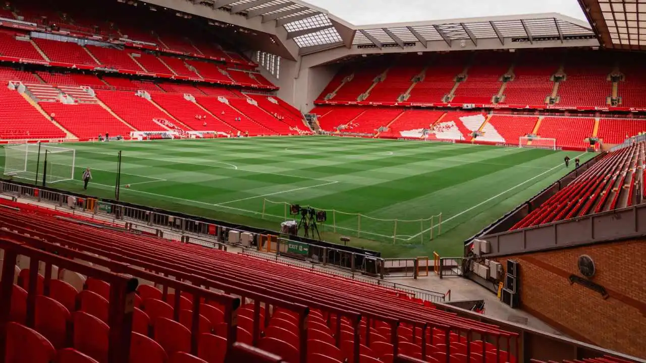 Jeff Bezos es uno de los nuevos dueños del Liverpool, uno de los clubes más grandes de Inglaterra