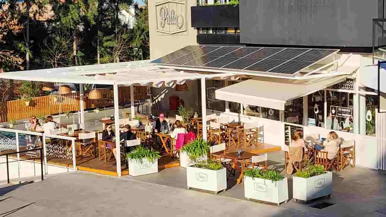 Local Somos Palta, sucursal Euskal Herria Plaza. Troncos del Talar, GBA