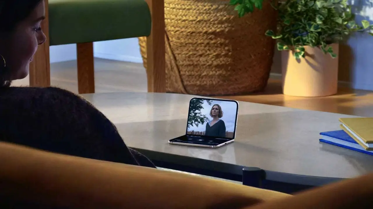 iPhone Duo plegado