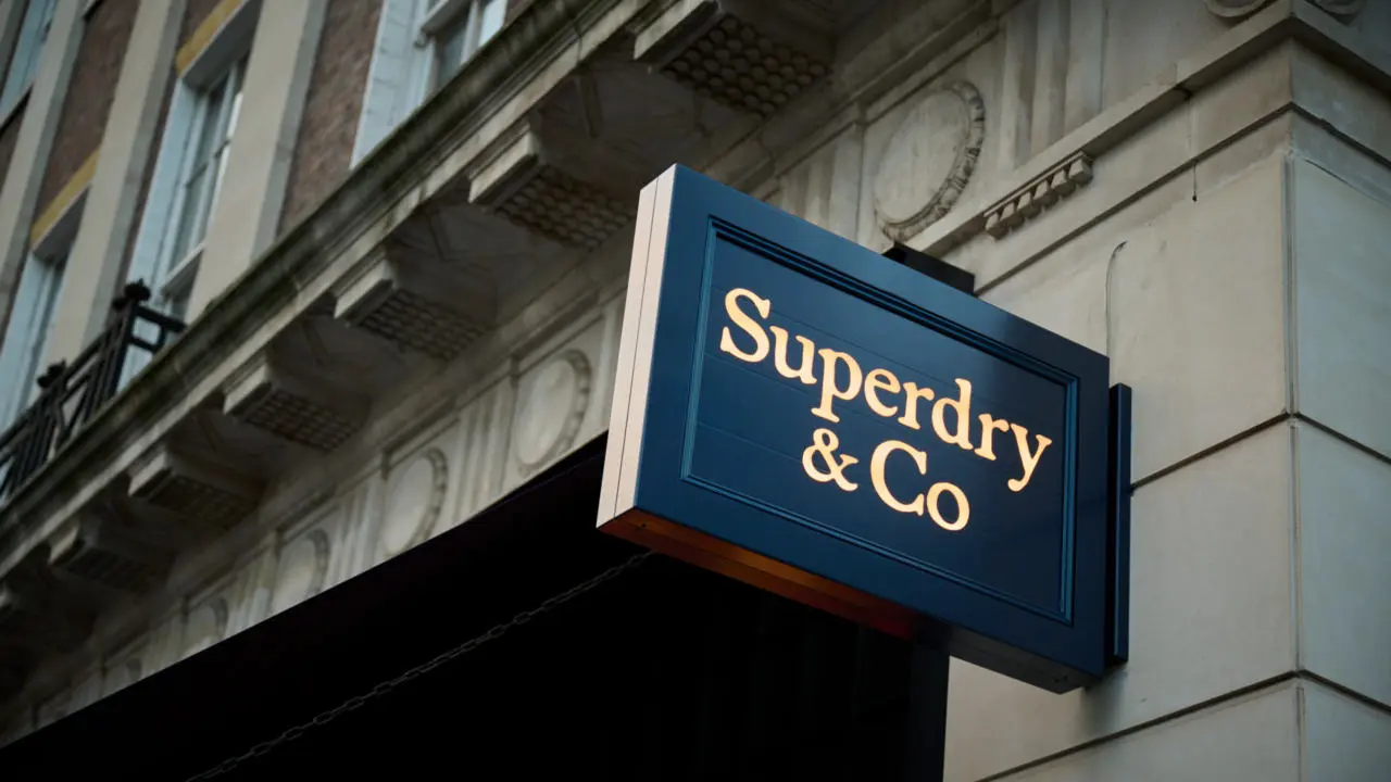 Fachada local Superdry en el exterior (Gentileza Superdry)