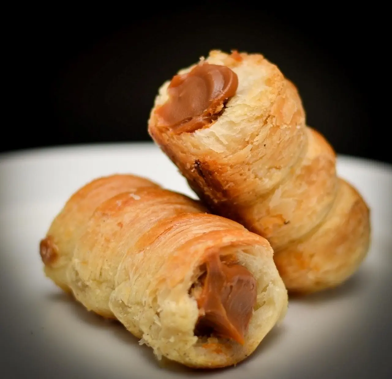 Dos cañoncitos rellenos de dulce de leche