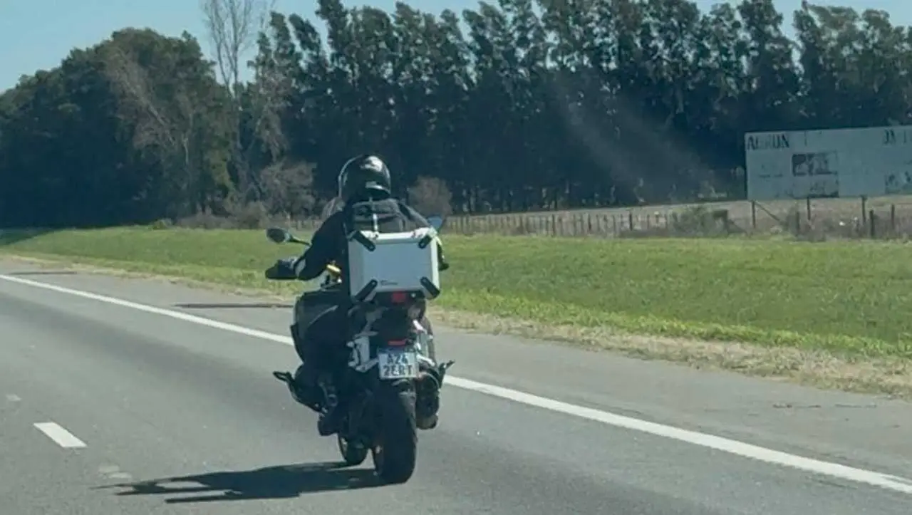 BMW en ruta de atrás. foto propia.