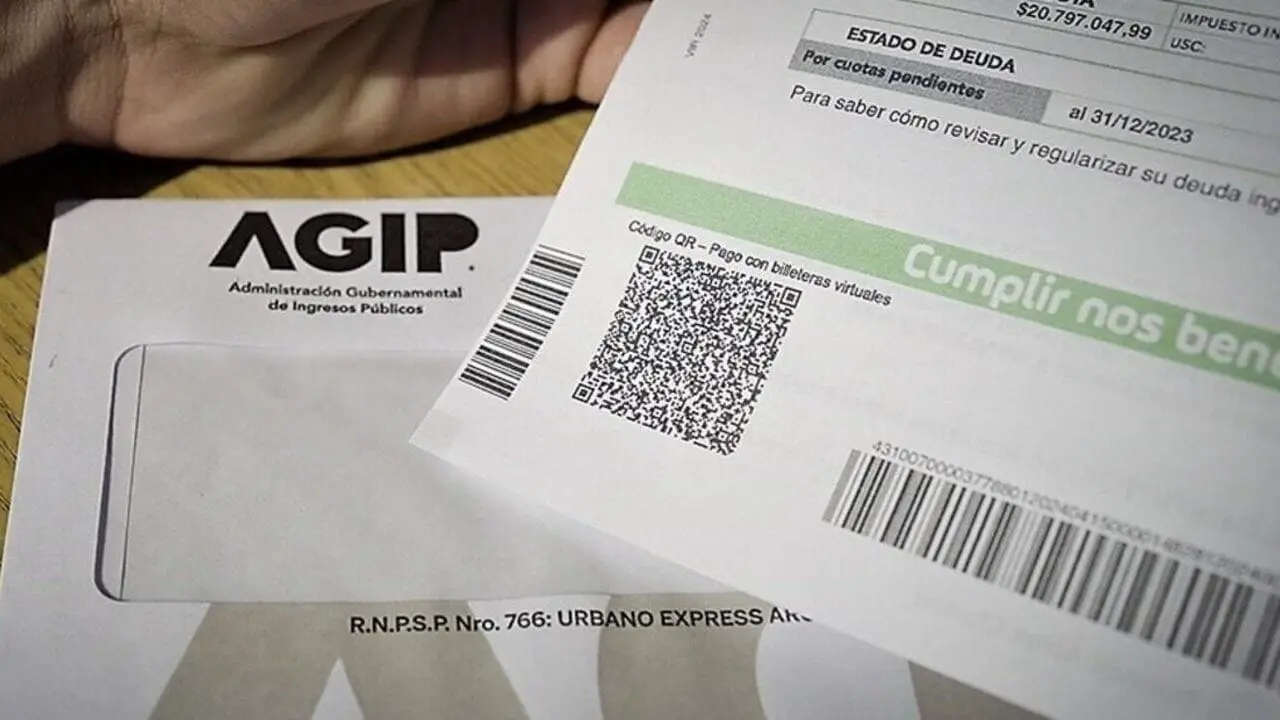 sobre de AGIP con factura con código QR y de barras