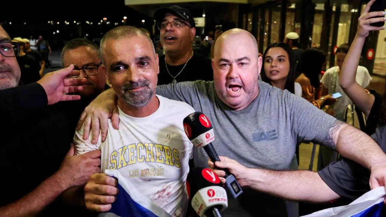 El pasajero israelí que logró reducir al atacante y estabilizó el avión