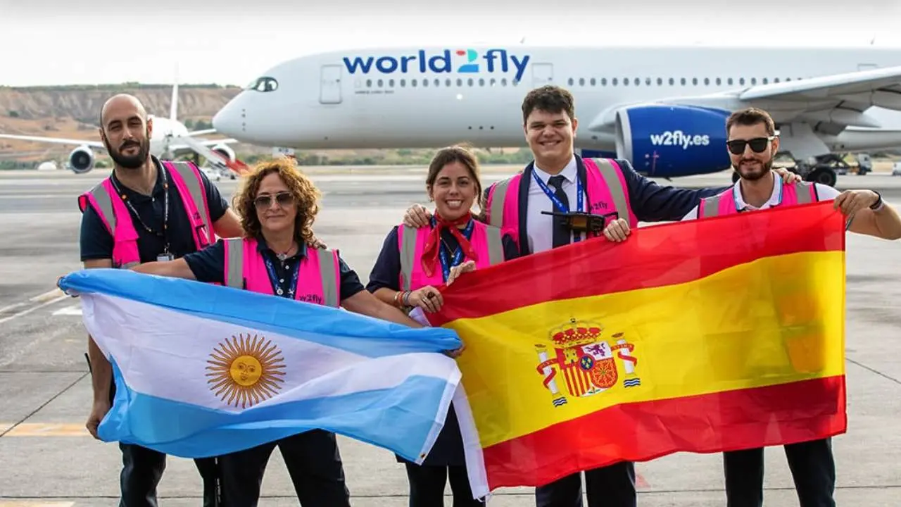 Aterrizó el primer avión de la aerolínea que conecta una ciudad del interior con Madrid