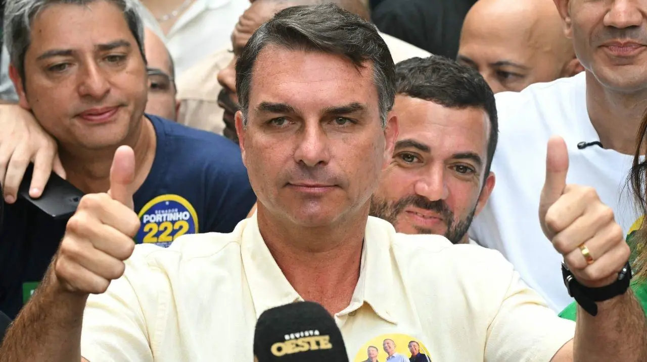 Flávio Bolsonaro, tras su triunfo: "Es una señal de que Brasil quiere un cambio"