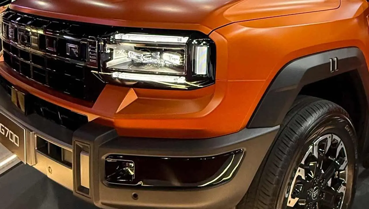 parrilla y optica suv. foto propia