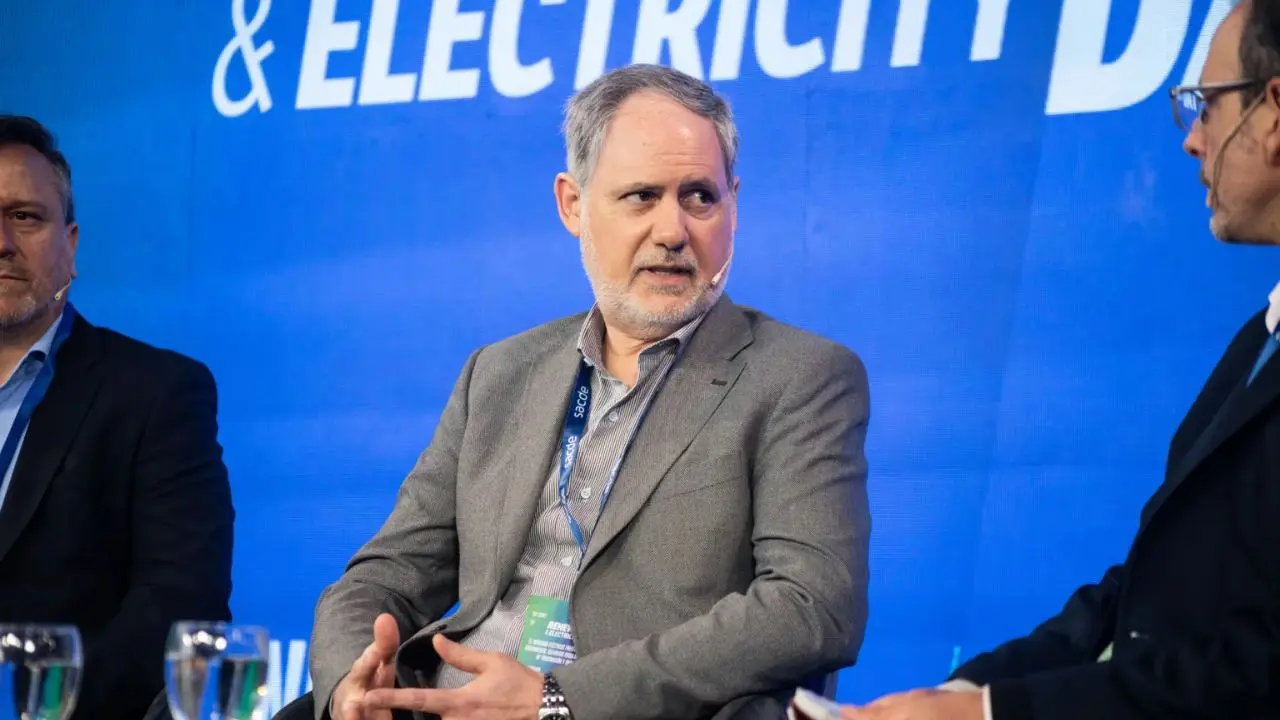 Director de Edenor anticipa el impacto de autos eléctricos y data centers en la red