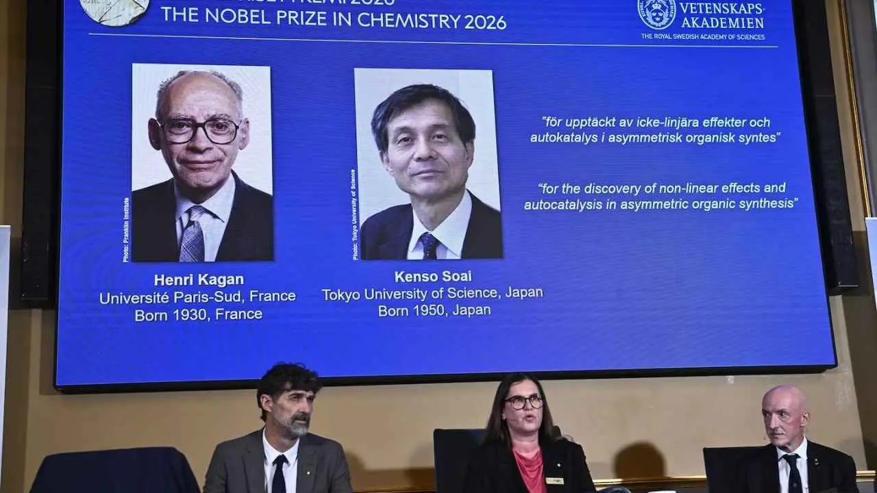 Dos científicos ganaron el Nobel de Química 2026 por el misterio de las moléculas espejo