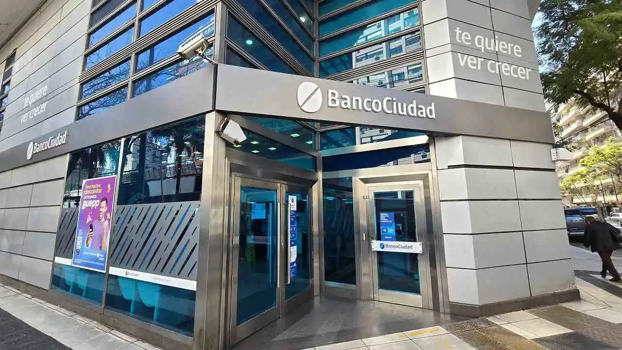 Fachada de uno de los edificios del Banco Ciudad